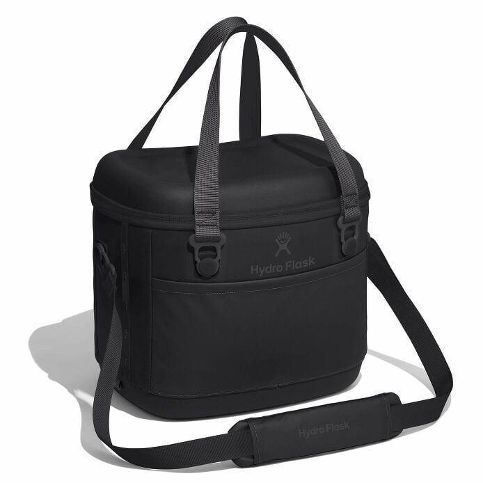 game-day-bundle-h2 12pco001-carryout-cooler-15l-black-angled_1_1.jpg