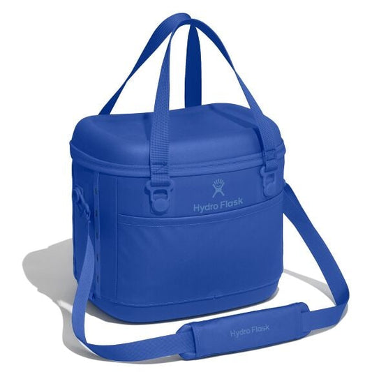carryouttm-soft-cooler-15-l-t3 12pco382_carryout_cooler_15l_capri_blue_angled_1.jpg