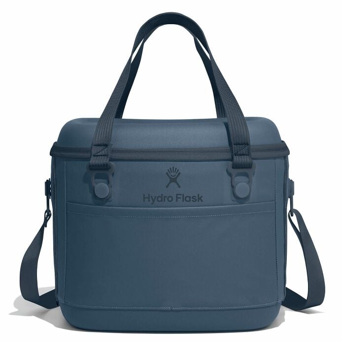 carryouttm-soft-cooler-15-l-t3 12pco384-carryout-cooler-15l-harbor-blue-straight_1.jpg