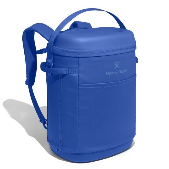 carryouttm-backpack-22-l-j8 18pco382_carryout_backpack_22l_capri_blue_angled_1.jpg