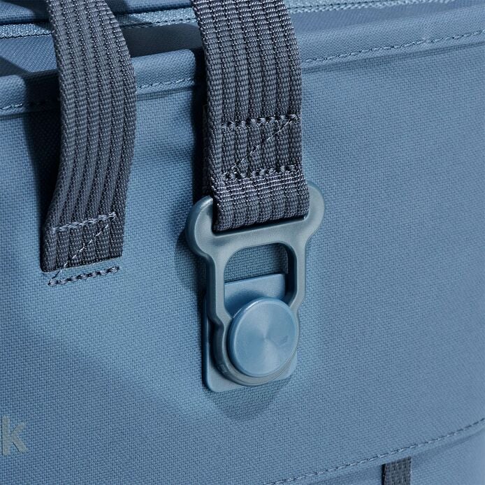 carryouttm-soft-cooler-tote-10-l-s9 250815_hydro_cooler_details_14838_6_3.jpg