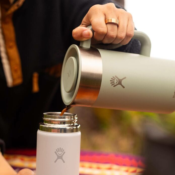 32-oz-insulated-french-press-h0 2706_johnson_s25summertravel_camping_pouring_303a0287_1_.jpg
