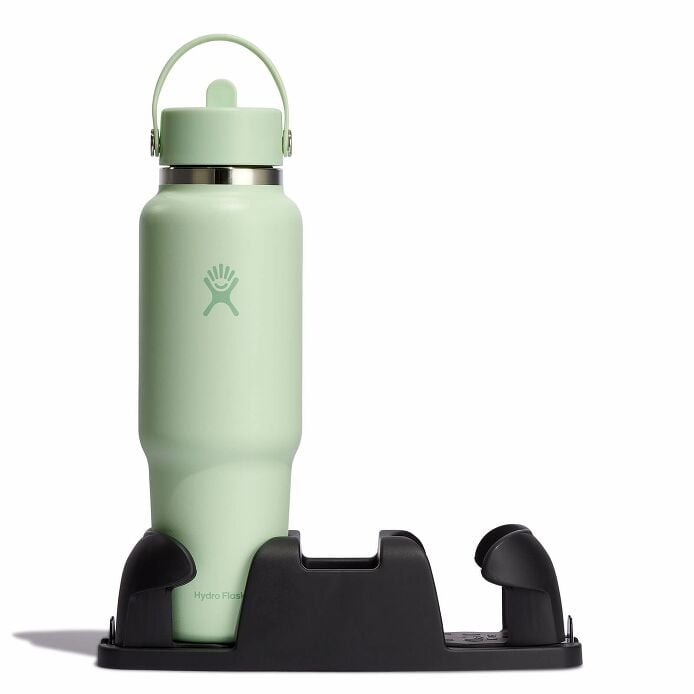 40-oz-travel-bottle-with-flex-straw-cap-j3 aloe-travel-bottle-in-cuplholder_3_3_1.jpg