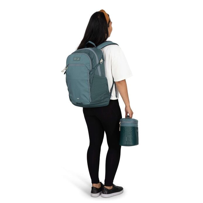 osprey-axis-x-hydro-flask-campus-essentials-bundle-m6 axisxhydroflask_s26_onbody2_cascadeblue_10007249_2.jpg