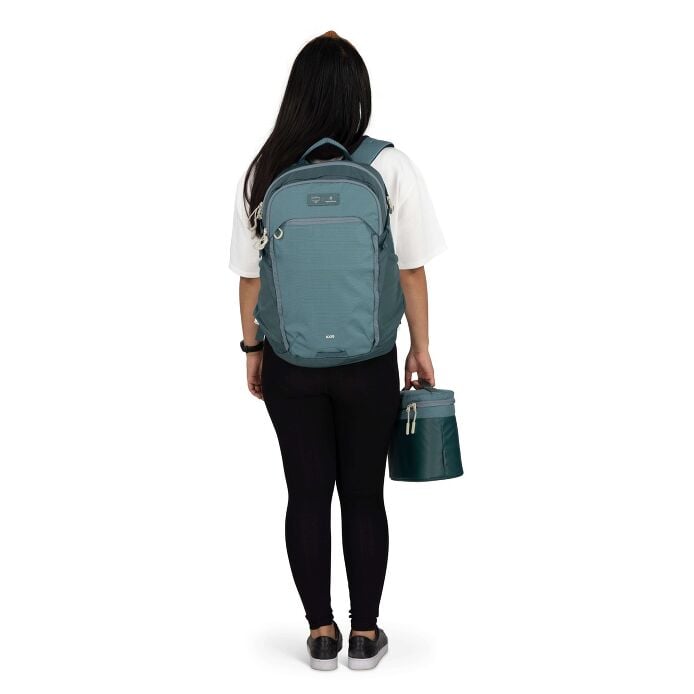 osprey-axis-x-hydro-flask-campus-essentials-bundle-m6 axisxhydroflask_s26_onbody3_cascadeblue_10007249_2.jpg