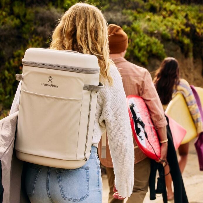 carryouttm-backpack-22-l-j8 hf_carryout_bouwer_d1_l1_torrey_pines_lifestyle_0974_2.jpg