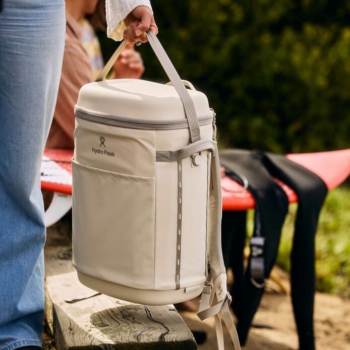 carryouttm-backpack-22-l-j8 hf_carryout_bouwer_d1_l1_torrey_pines_lifestyle_1444_2.jpg