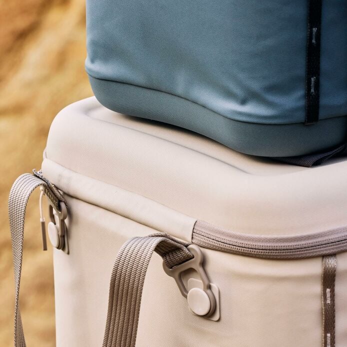 carryouttm-soft-cooler-30-l-f0 hf_carryout_bouwer_d1_l1_torrey_pines_still_life_0381_1_6.jpg