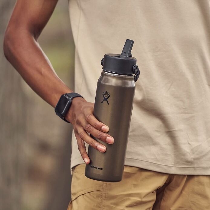 32-oz-lightweight-flex-straw-bottle-x6 hf_s26_lightweight_mcinnis_6345_2_3.jpg