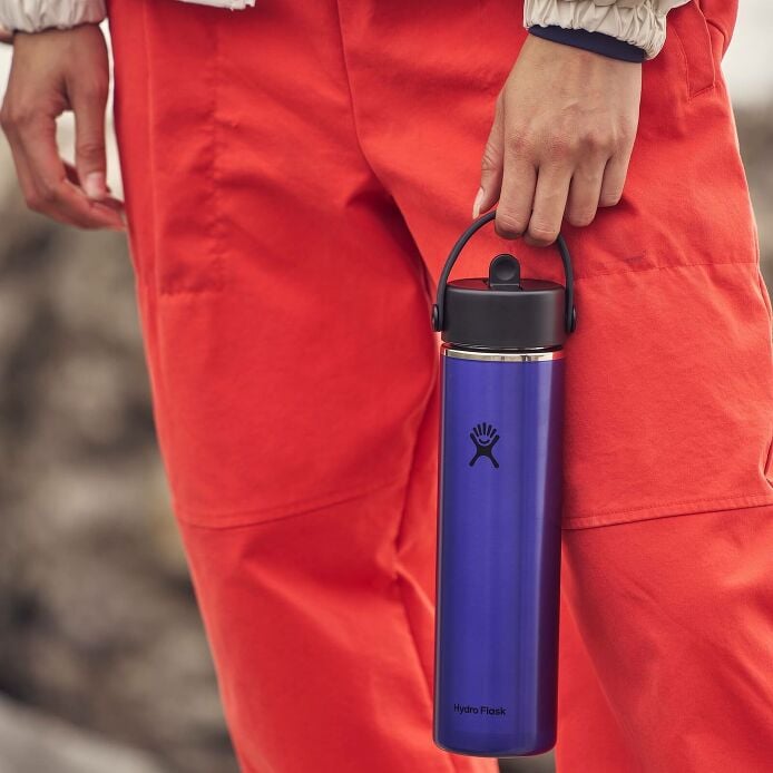 24-oz-lightweight-flex-straw-bottle-n4 hf_s26_lightweight_mcinnis_7443_3.jpg